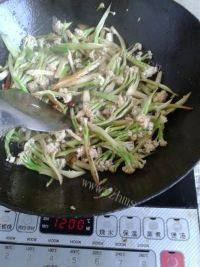 家有大厨之干煸花菜做法图解8)