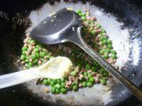 有特色的蒜香青豆炒肉末做法图解10)