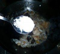 「DIY美食」猪肉炖粉条做法图解11)