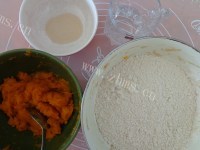 自制南瓜豆沙饼做法图解3)
