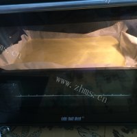 色香味俱全的牛奶蛋糕做法图解10)