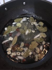 自制油泼辣子做法图解5)