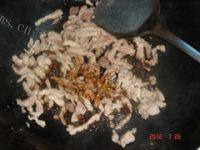 家常菜猪肉炒土豆丝做法图解5)