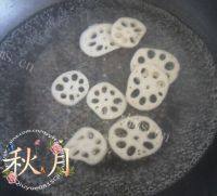 美味的胭脂藕片做法图解3)