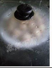 美味的冰糖水果藕丸羹做法图解4)