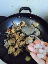 家常菜红烧排骨做法图解4)