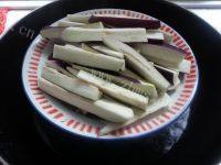 家常菜凉拌茄子做法图解3)