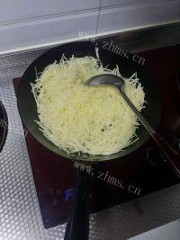 诱人的酸辣土豆丝做法图解3)