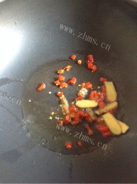 营养丰富河虾炒韭菜做法图解3)