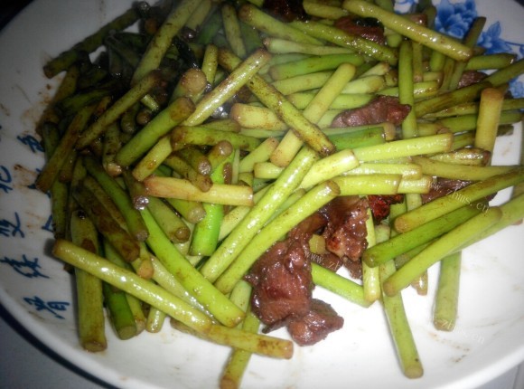 开胃的蒜苔炒肉