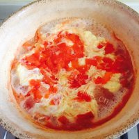美味的西红柿蛋花汤做法图解5)