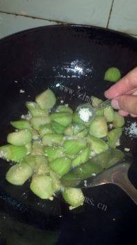 家常菜蒜香丝瓜做法图解7)