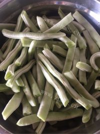 美味的酱炖芸豆做法图解1)
