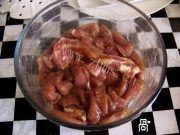 美味的柠汁黑胡椒肋排做法图解2)