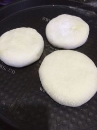 独特的韭菜鸡蛋馅饼做法图解8)