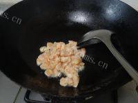 美味的鸡丁炒饭做法图解4)