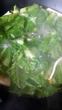 鲜美菜苔豆腐汤做法图解6)