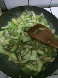 大厨之角瓜炒肉做法图解6)
