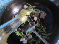 家常菜茶树菇炒肉片做法图解9)