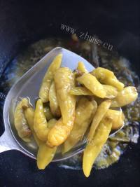咸甜适中的酸菜鱼做法图解5)