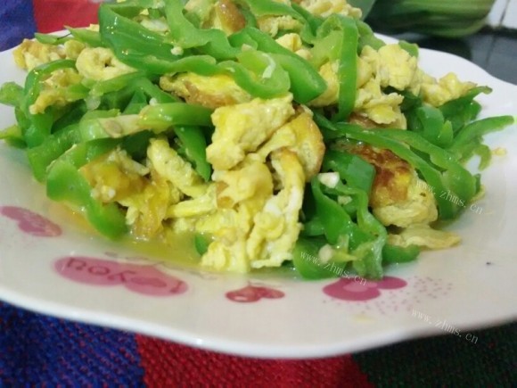 色香味俱全的青椒炒鸡蛋