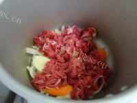 味道不错的牛肉炖土豆做法图解4)
