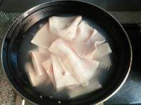 自制肉皮冻做法图解3)