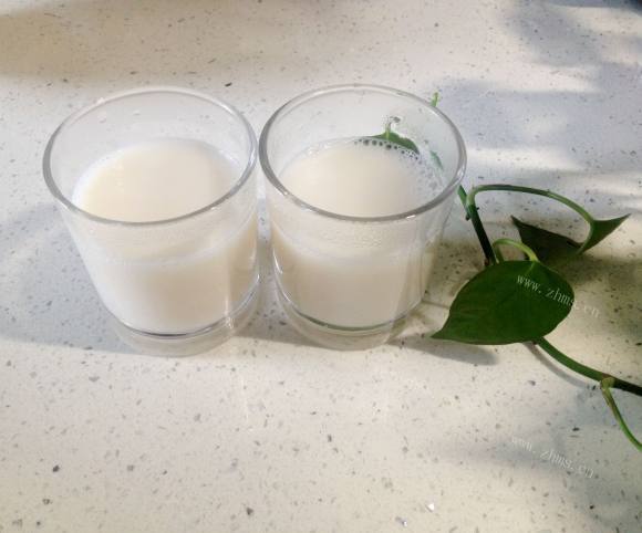 喷香的黄豆豆浆
