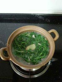 益母草瘦肉汤做法图解9)