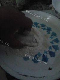 家常菜干炸刀鱼做法图解4)