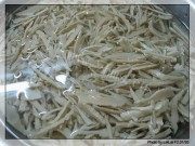 家常菜腊笋红烧肉做法图解2)
