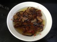 鲜甜的榛蘑炖鸡汤的做法图解二