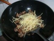 姜丝鸭做法图解5)