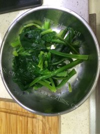 唇齿留香的凉拌菠菜做法图解3)