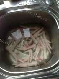 美味的卤鸡爪做法图解2)
