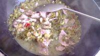 家常菜香辣酸菜肉片做法图解10)