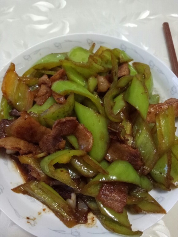质嫩爽口的辣椒炒肉