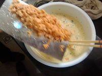 简易的火腿肠鸡蛋饼做法图解1)