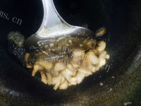 鲜美可口的韭菜炒肉丝做法图解8)