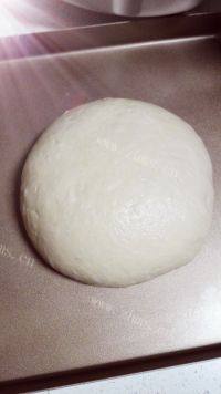 美味的淡奶油小餐包做法图解5)