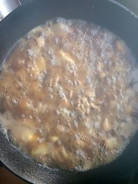 家常菜土豆烧鸡腿做法图解5)