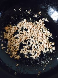 家常菜肉末酸豇豆做法图解5)