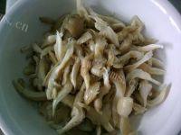 家常菜平菇炒肉做法图解1)