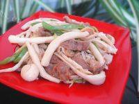家常菜肉炒海鲜菇