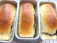 自制红豆面包做法图解16)