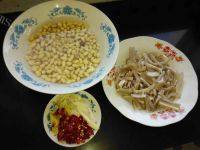 黄豆炒肉皮做法图解1)