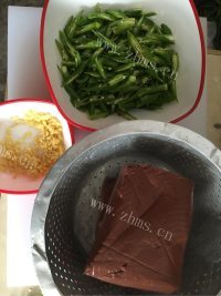 好吃的青椒炒猪红#新鲜从这做法图解1)