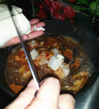 家常菜麻辣水煮鱼做法图解10)
