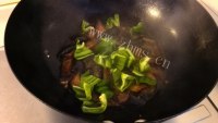 诱人的酱烧茄子做法图解11)