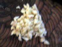 美味的蒜香鸡翅根做法图解15)